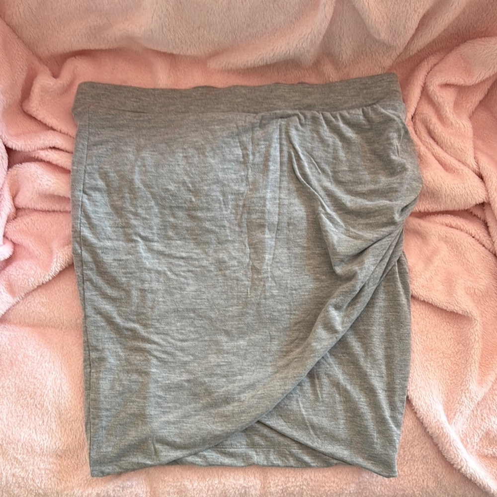 Zara Gray Mini Size Large Skirt with Wide Elastic Waistband Resort Wear‎
